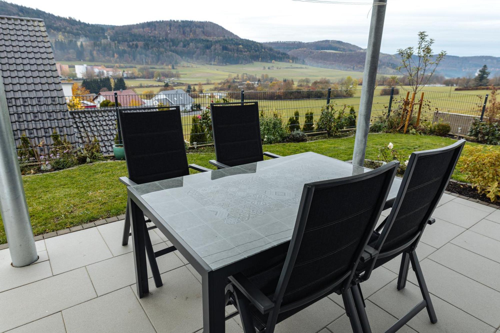 Atemberaubender Ausblick Mit Premium-Wanderwegen Vor Der Haustuer Apartment Albstadt Exterior foto